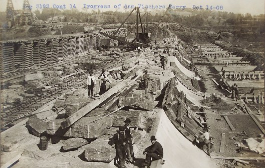 Construction in the south segment of the dam in 1908..